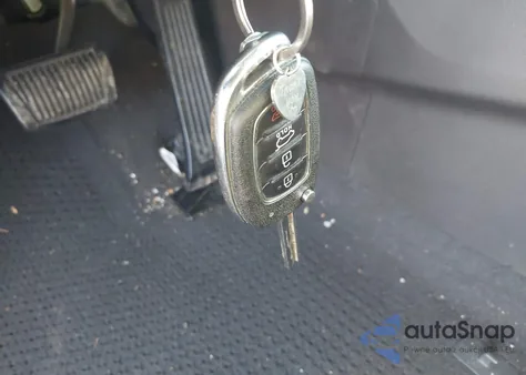 2018 Hyundai Santa Fe Sport 2.4L from USA, damaged, VIN 5NMZT3LB9JH061653